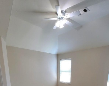10007 Shire Green Lane - Photo Thumbnail 37