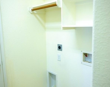 10007 Shire Green Lane - Photo Thumbnail 30