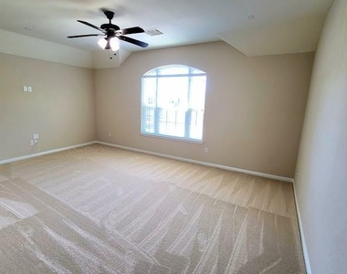 10007 Shire Green Lane - Photo Thumbnail 39