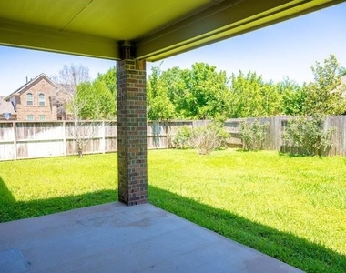 10007 Shire Green Lane - Photo Thumbnail 5