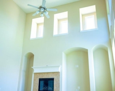 10007 Shire Green Lane - Photo Thumbnail 12