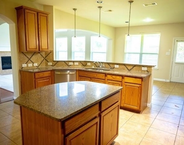 10007 Shire Green Lane - Photo Thumbnail 23