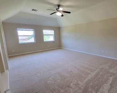 10007 Shire Green Lane - Photo Thumbnail 32