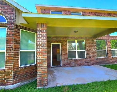 10007 Shire Green Lane - Photo Thumbnail 6