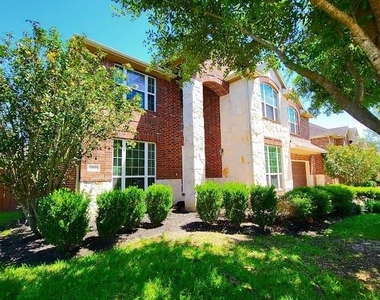 10007 Shire Green Lane - Photo Thumbnail 2