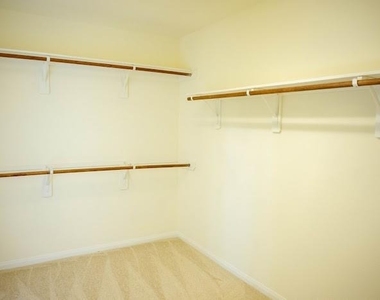 10007 Shire Green Lane - Photo Thumbnail 10