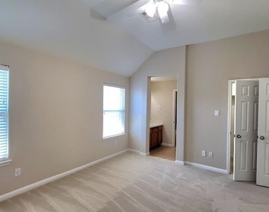 10007 Shire Green Lane - Photo Thumbnail 35