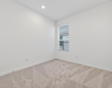 27435 Sunterra Village Dr - Photo Thumbnail 13
