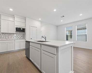 27435 Sunterra Village Dr - Photo Thumbnail 10