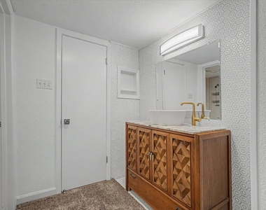 7575 Katy Freeway - Photo Thumbnail 41