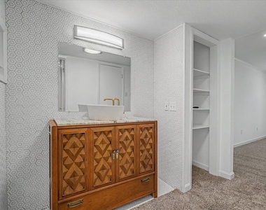 7575 Katy Freeway - Photo Thumbnail 42