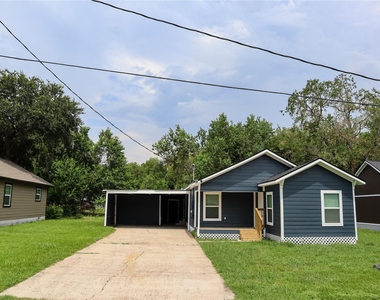 621 North Street - Photo Thumbnail 1