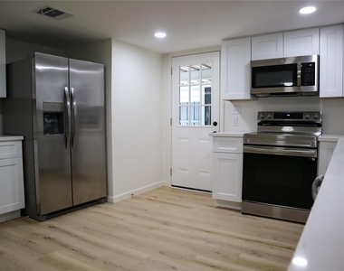 621 North Street - Photo Thumbnail 9