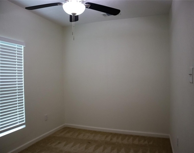 621 North Street - Photo Thumbnail 18