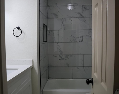 621 North Street - Photo Thumbnail 24