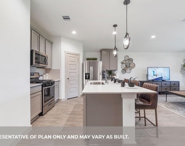 827 Silver Kettle Drive - Photo Thumbnail 15