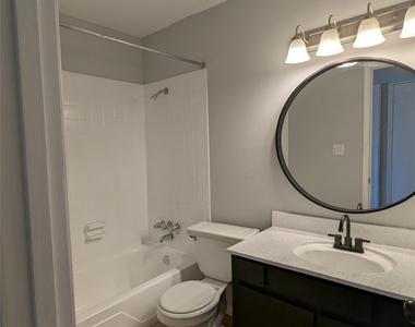 525 Heights Boulevard - Photo Thumbnail 3