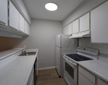 525 Heights Boulevard - Photo Thumbnail 1
