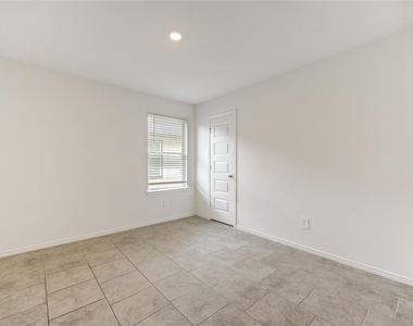 7547 Cattle Walker Court - Photo Thumbnail 20