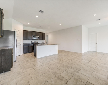 7547 Cattle Walker Court - Photo Thumbnail 5