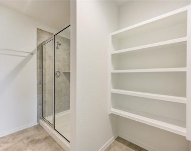 7547 Cattle Walker Court - Photo Thumbnail 14