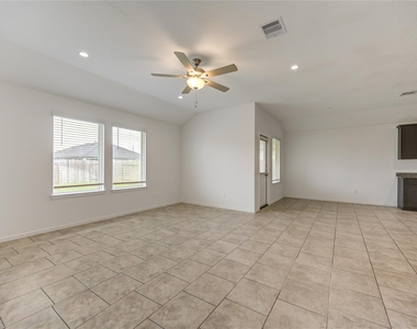 7547 Cattle Walker Court - Photo Thumbnail 10