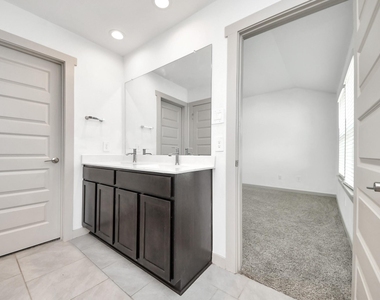 28930 Yulee Mill Drive Drive - Photo Thumbnail 7