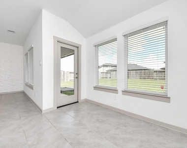 28930 Yulee Mill Drive Drive - Photo Thumbnail 24