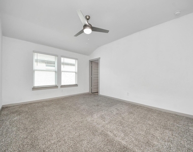 28930 Yulee Mill Drive Drive - Photo Thumbnail 9