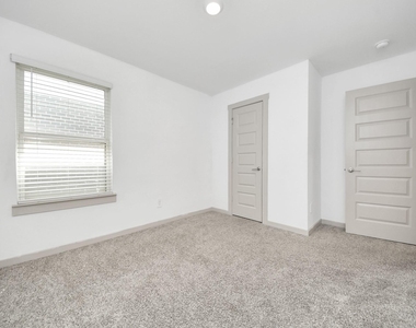 28930 Yulee Mill Drive Drive - Photo Thumbnail 16