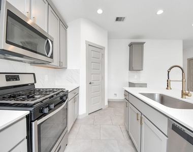 28930 Yulee Mill Drive Drive - Photo Thumbnail 32