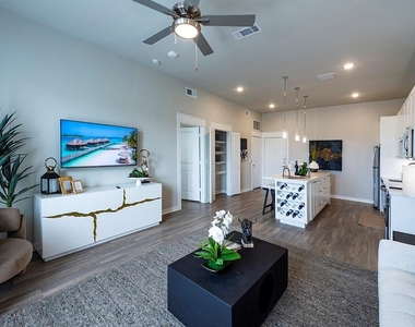 125 Prairie Parkway - Photo Thumbnail 10