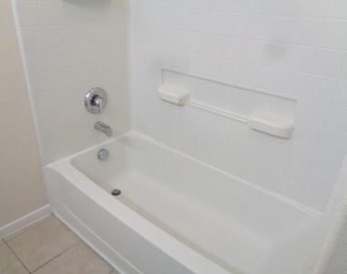 6702 Castle Terrace Ct Court - Photo Thumbnail 15