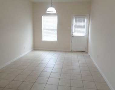 6702 Castle Terrace Ct Court - Photo Thumbnail 2