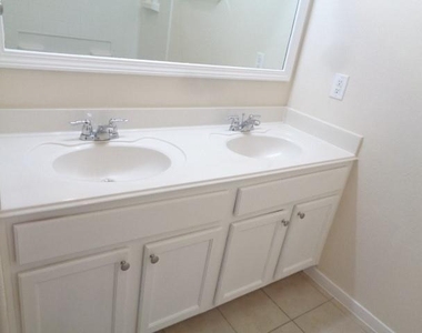 6702 Castle Terrace Ct Court - Photo Thumbnail 16