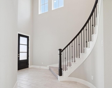 127 Nightshade St - Photo Thumbnail 3