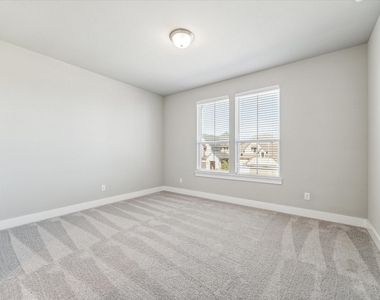 127 Nightshade St - Photo Thumbnail 11