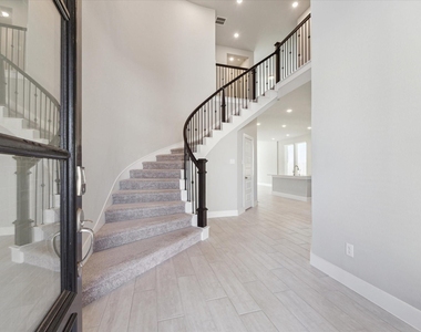 127 Nightshade St - Photo Thumbnail 2