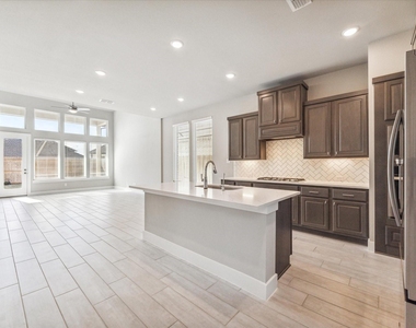 127 Nightshade St - Photo Thumbnail 5