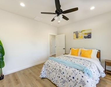 1805 Brooks Street - Photo Thumbnail 6