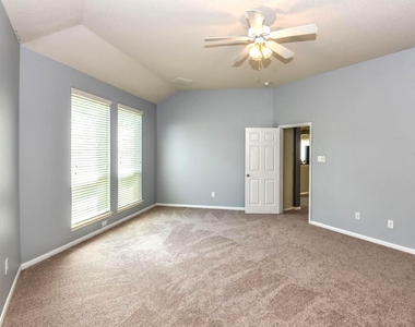 5827 Annatto Drive - Photo Thumbnail 7