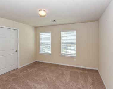 5827 Annatto Drive - Photo Thumbnail 9
