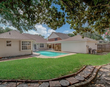1711 Stone Meadows Lane - Photo Thumbnail 3