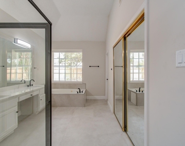 1711 Stone Meadows Lane - Photo Thumbnail 31