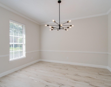 1711 Stone Meadows Lane - Photo Thumbnail 7