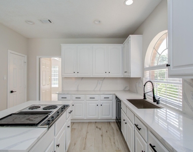 1711 Stone Meadows Lane - Photo Thumbnail 12