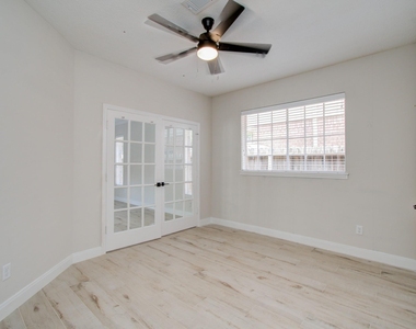 1711 Stone Meadows Lane - Photo Thumbnail 27