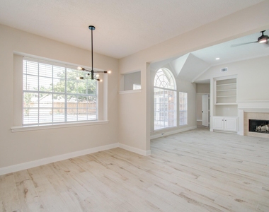 1711 Stone Meadows Lane - Photo Thumbnail 15