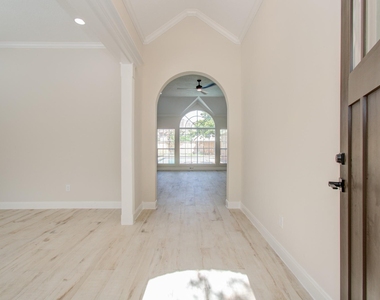 1711 Stone Meadows Lane - Photo Thumbnail 4