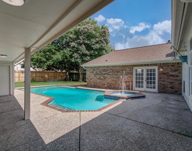 1711 Stone Meadows Lane - Photo Thumbnail 2